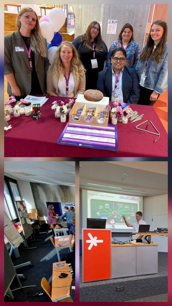 Mehrere Personen stehen und sitzen an einem Informationsstand mit Flyern, kleinen Blumen und Süßigkeiten. Im Hintergrund sind weitere Eindrücke der Veranstaltung zu sehen, darunter Teilnehmende bei Workshops sowie ein Referent vor einer Präsentationsfolie in einem Seminarraum.